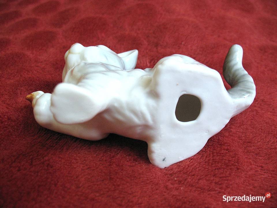 Kot mały kotek z myszką porcelana 7 x 11 x 4 Siedlce