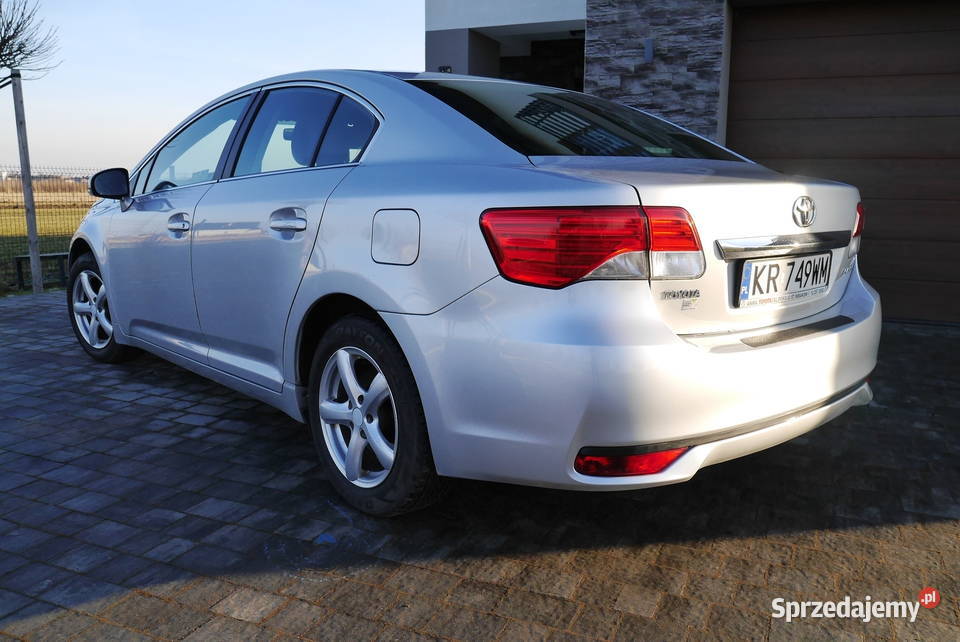 Toyota Avensis 2012 16 benzyna Polski salon Słomniki