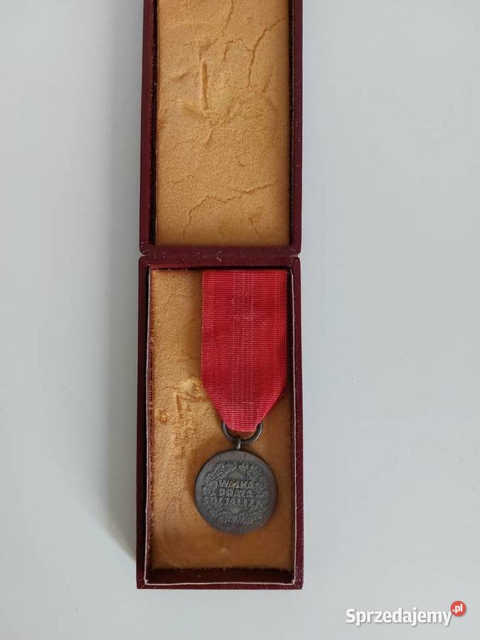medal z okazji 30lecia Polski Ludowej odznaka i Antyki wielkopolskie Poznań