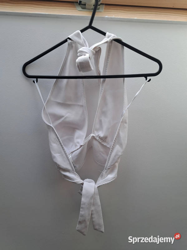 Biały top wiązany na szyi HM Divided rozmiar Trąbki Wielkie