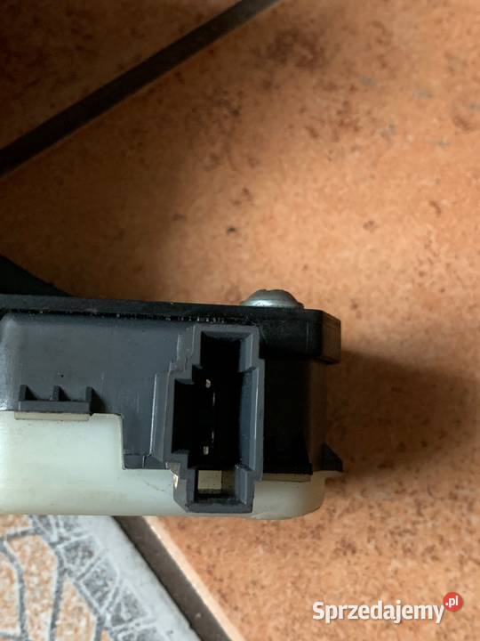 Zamek KLAPY TYŁ Seat IBIZA III 1M5862159C Karoseria Margonin