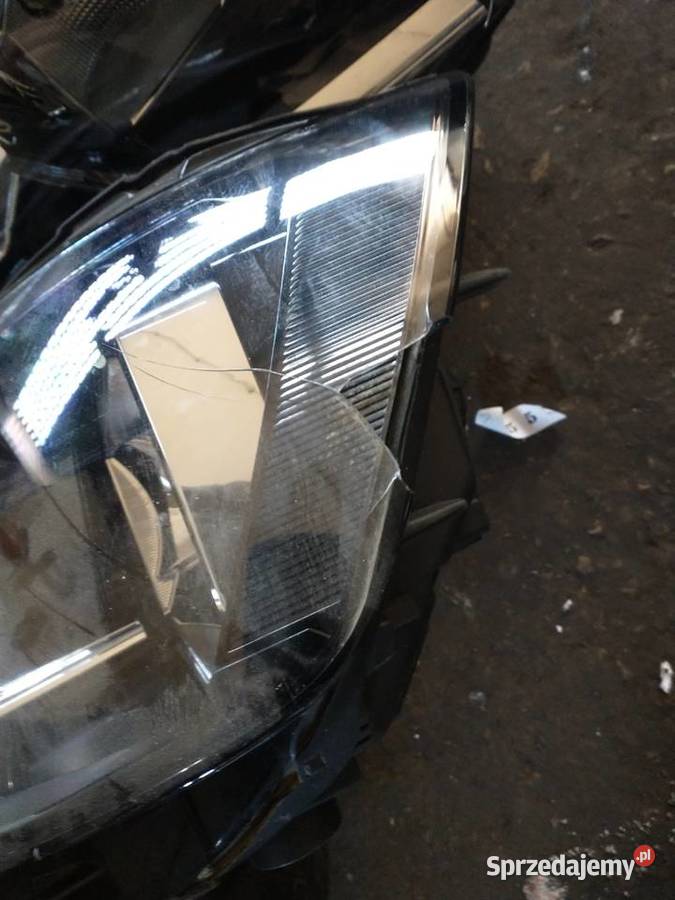 Reflektor VW T 6 uszkodzony Rok produkcji 2015 Zendek
