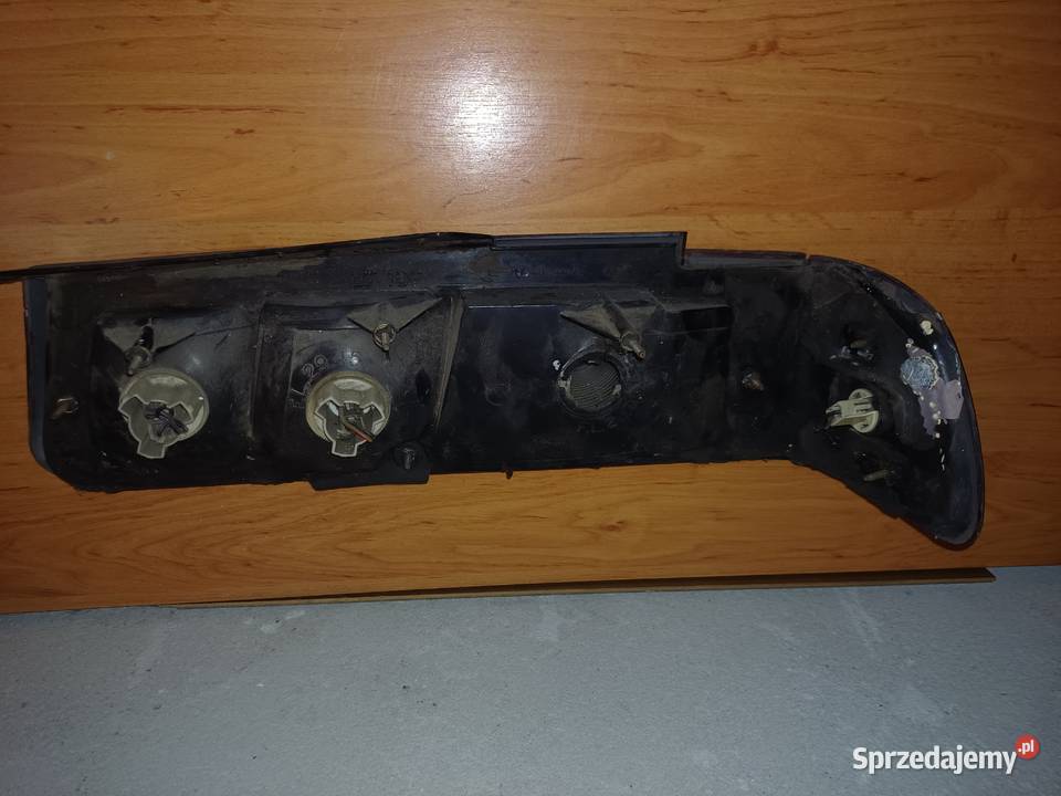 lampa ford taurus mk1 lewa tył Lampy tylne