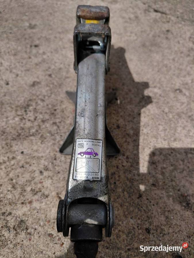 Lewarek Toyota podnośnik osobowe Gdańsk