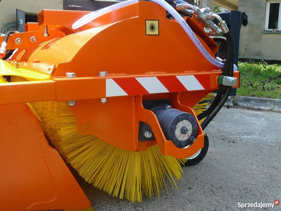 ZAMIATARKAODŚNIEŻARKA DO PLACÓWULICPARKINGÓW nieuszkodzony Rzeszów