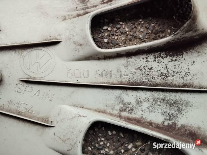 Kołpak Vw 15 6Q0601147R Polo spinki pojedyncza Kamieniec