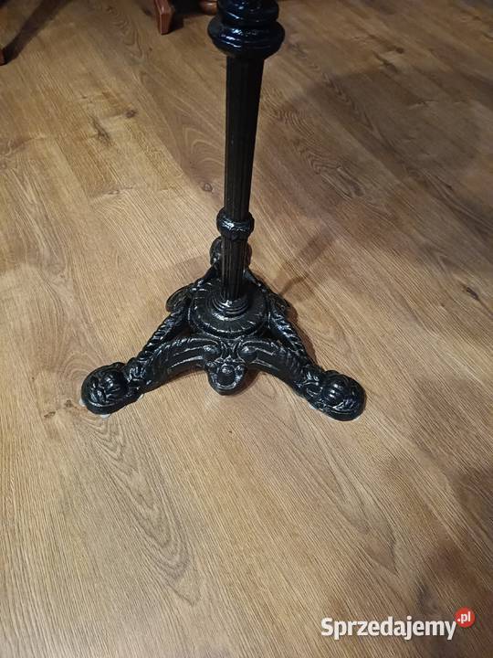 Stolik żeliwny z nowym blatem Lipno