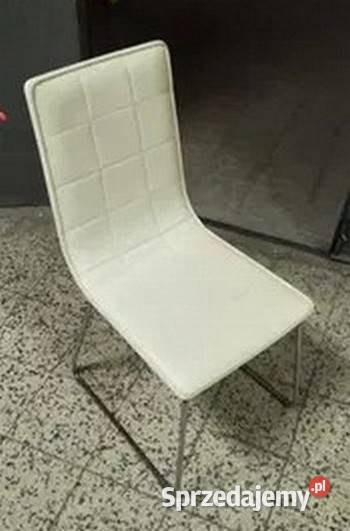 Krzesła wyściełane i białe mazowieckie