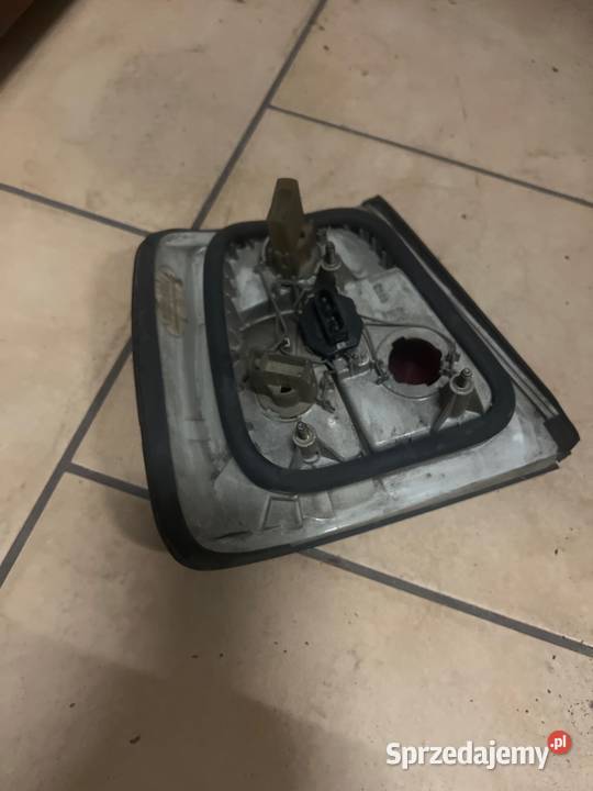 Lampa tyl prawa bmw e34 Margonin sprzedam