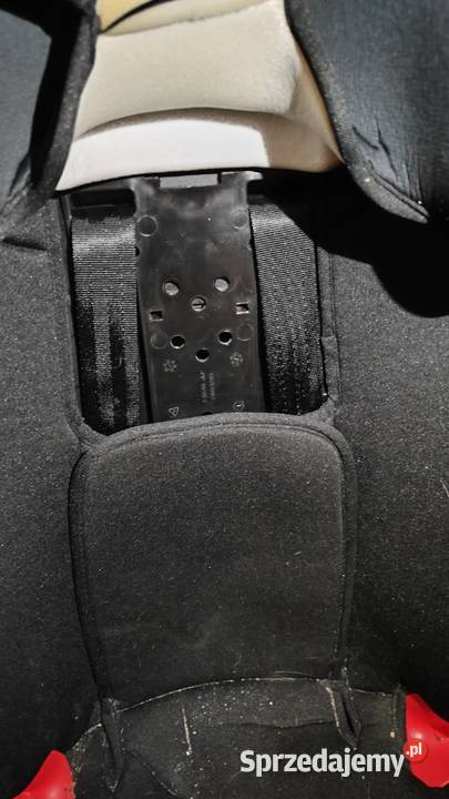 Fotelik samochodowy Maxi Cosi Titan 1536 Isofix czarny Olsztyn