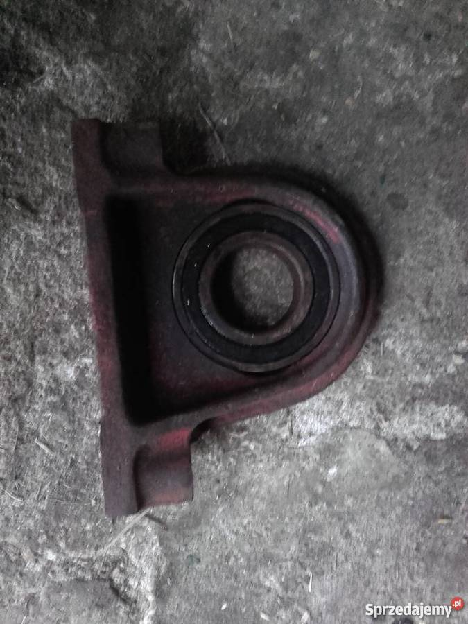 obudowa łożyska wału podsiewacza mf 520 Lubochnia