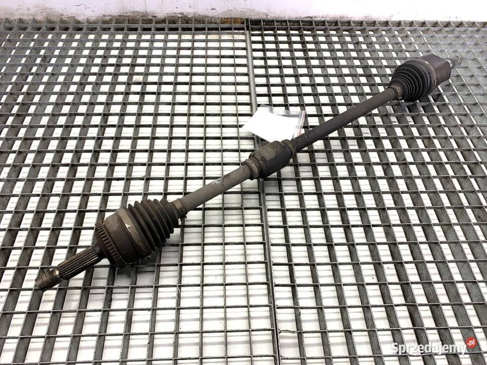 PÓŁOŚ PRAWY PRZÓD HYUNDAI i20 II 14 100 PRZEGUB osobowe sprzedam