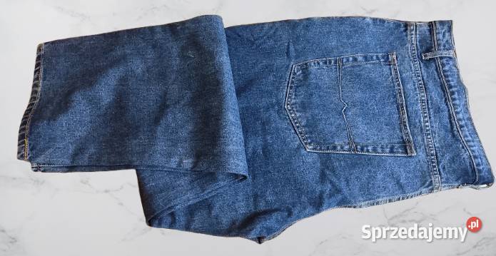 Nowe spodnie Jeans i używany tshirt puszystego Wola Rzędzińska