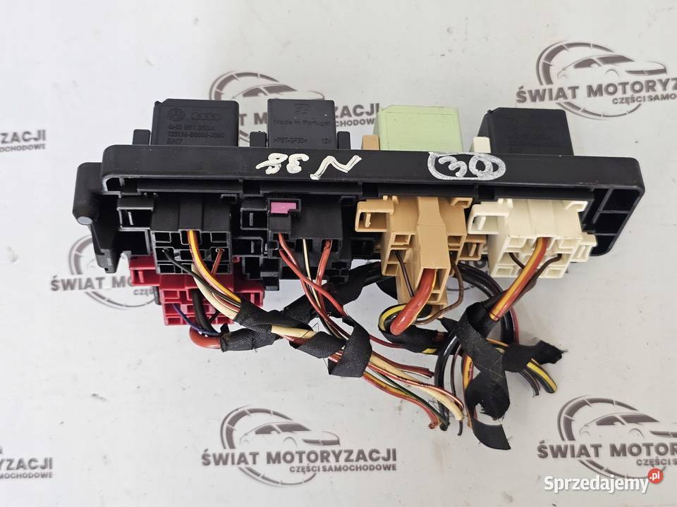 GOLF VI 12r skrzynka bezpieczników 1K2937503B