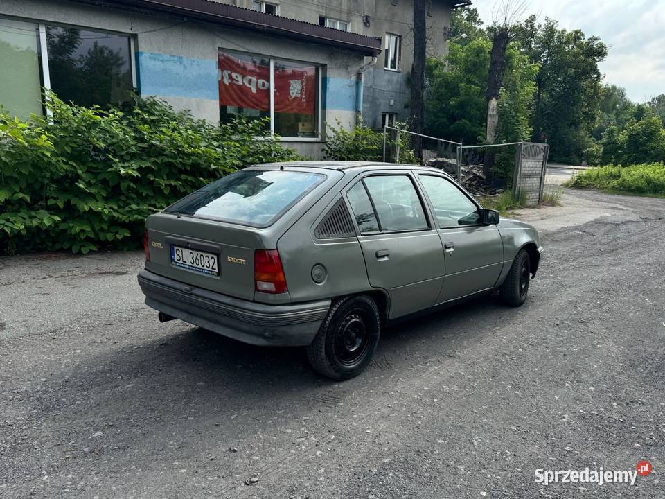 Opel kadett 1989r 13 Ważne oplaty szary Zabrze sprzedam