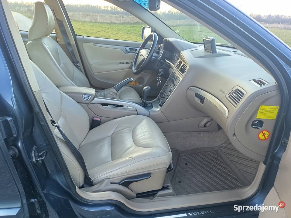 VOLVO XC70 D5 Summum nieuszkodzony Tarnów sprzedam