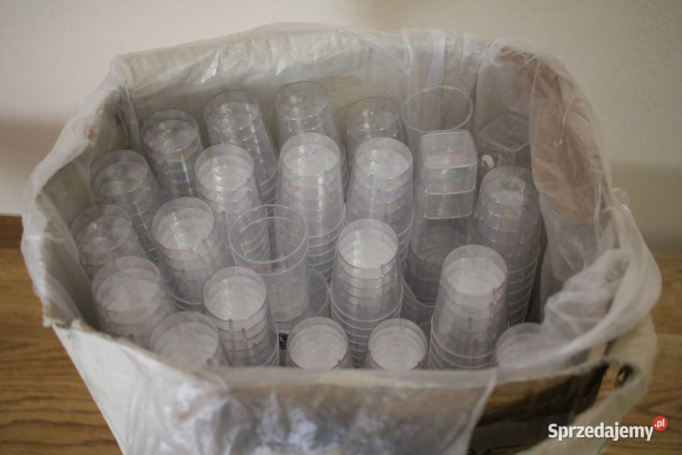 Zestaw plastikowych kieliszków różne rodzaje Góra