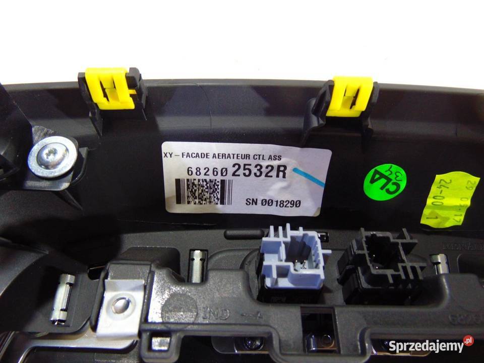 RAMKA OSŁONA RADIA PANELU CAPTUR 682602532R osobowe