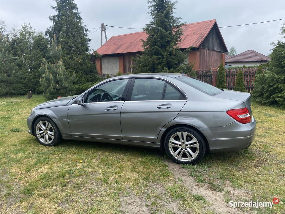 Mercedes W204 Lift C180 zadbany niski przebieg 138987km Huta Komorowska