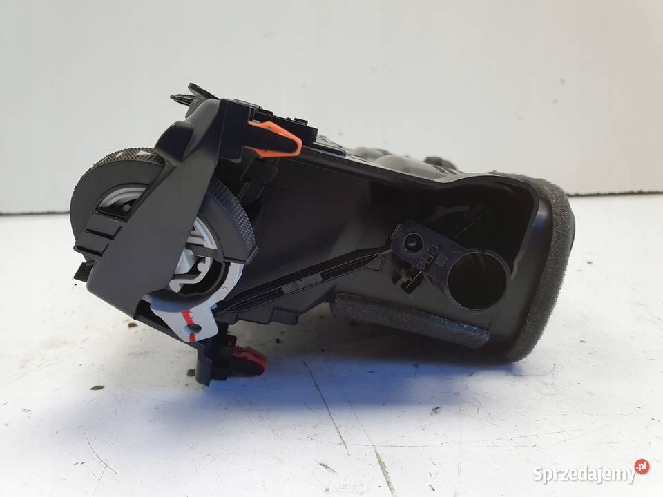 Toyota Corolla XII E21 ŚRODKOWA KRATKA NAWIEWU Rudka