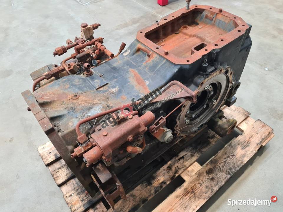 TYLNY MOST HOLLAND T6160 44980050 Byków