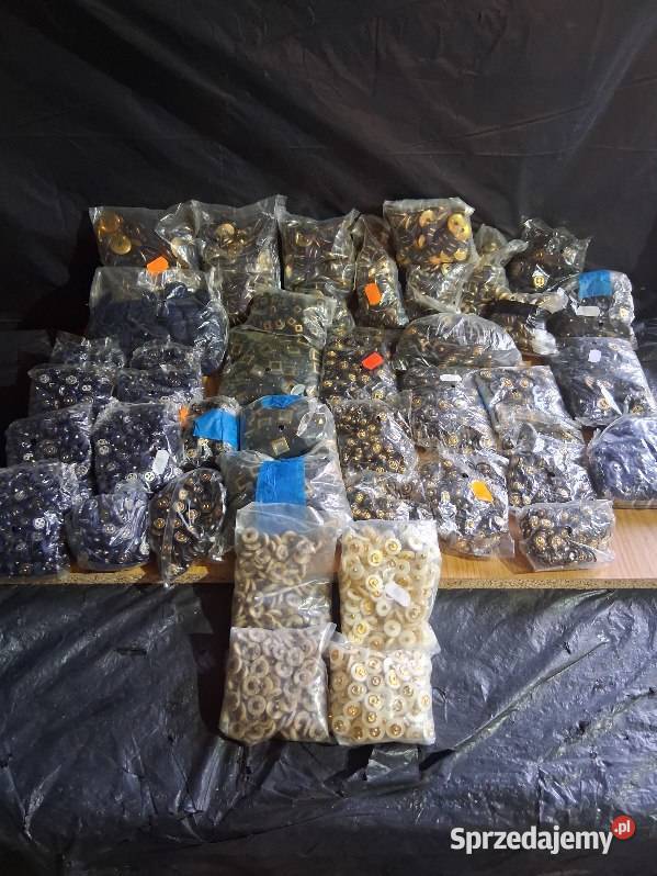 Sprzedam nowe guziki Kielce