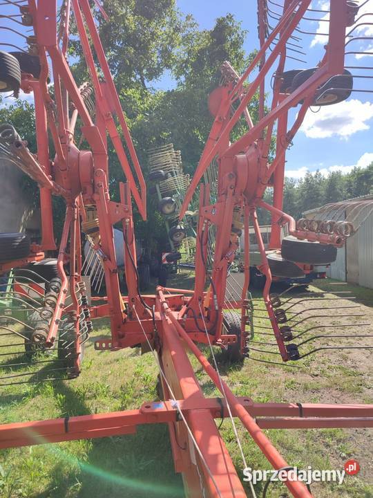 Zgrabiarka 2 karuzelowa KUHN GA 7301 do środka Przemęt sprzedam