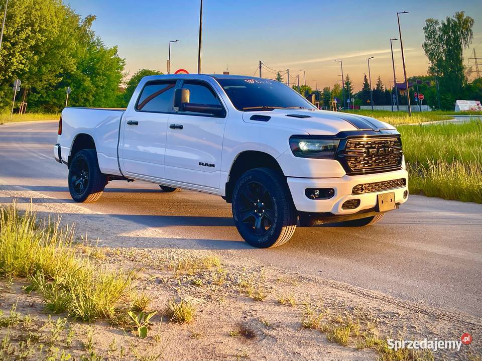 Ram 1500 DT 57 HEMI eTorque 400 730NM nowy 7896km RAM śląskie Katowice