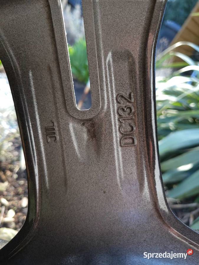 Felgi aluminiowe Mercedes z oponami 4 2254018