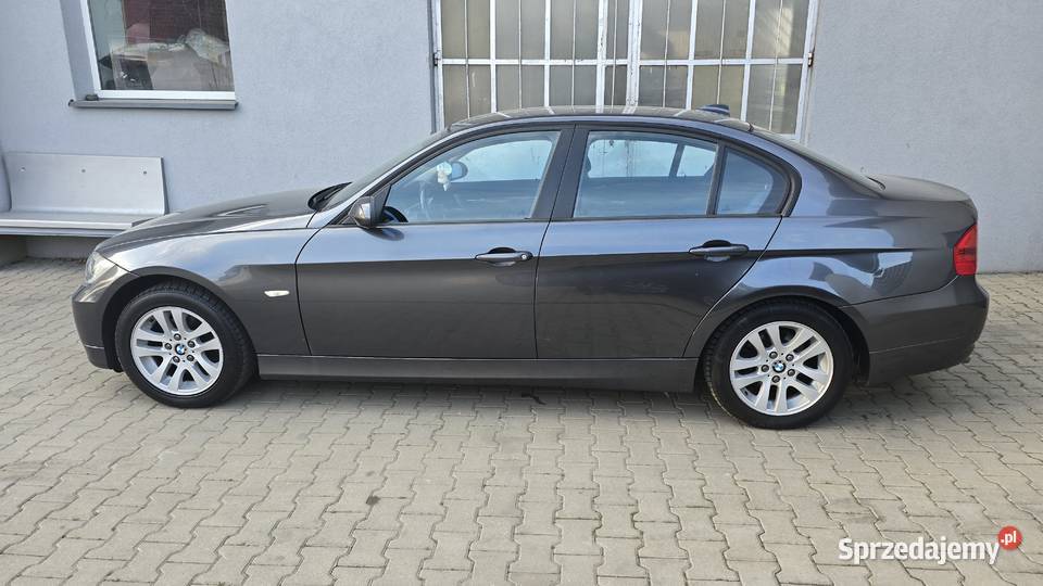 BMW Seria 3 318i Używany 2005 11 900 PLN 129KM Seria 3 Nowy Świętów
