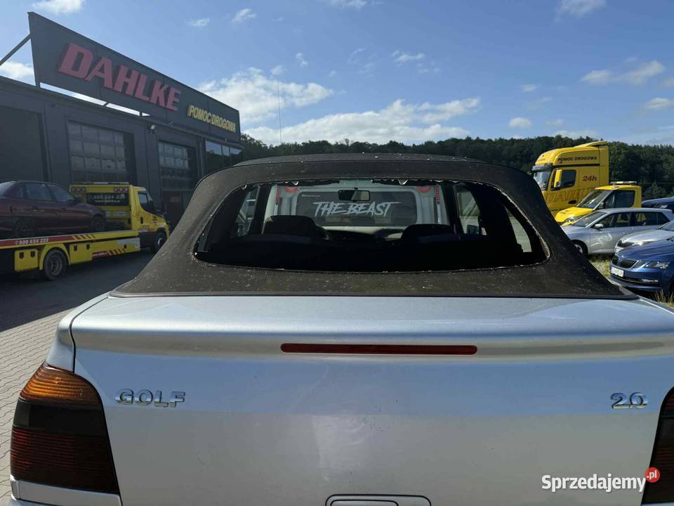 Syndyk sprzeda Volkswagen Golf Cabrio uszkodzony Tczew