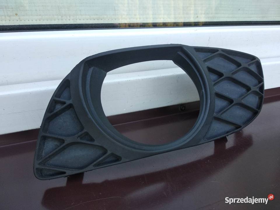 Toyota Yaris I 1 kratka zderzaka przedniego lewa Sieradz