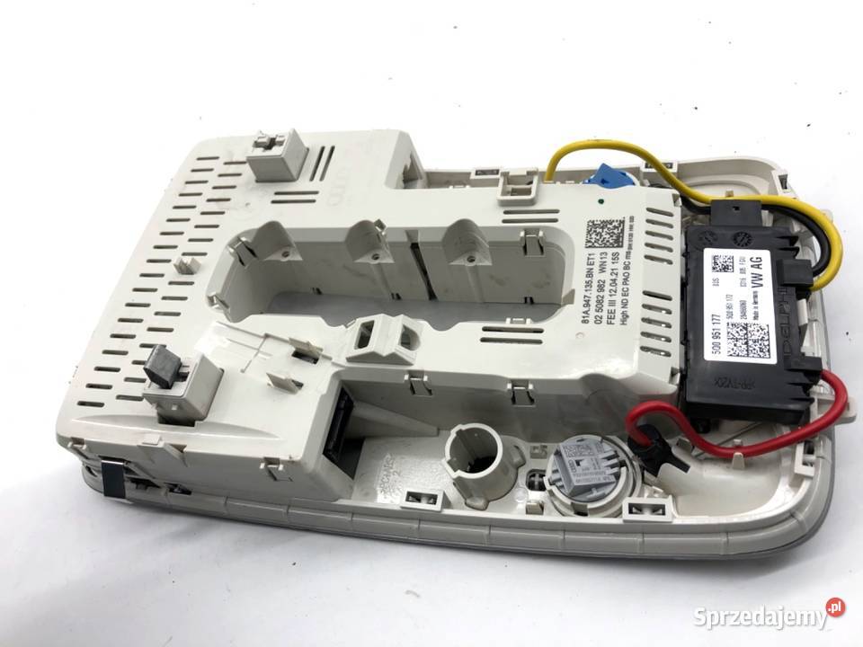 LAMPA SUFITOWA AUDI Q3 II 81A947135BN SUV