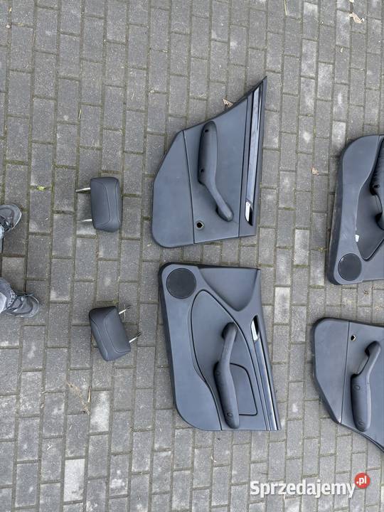 BMW e46 Sedan Tapicerka Boczki do drzwi Naglowki sprzedam
