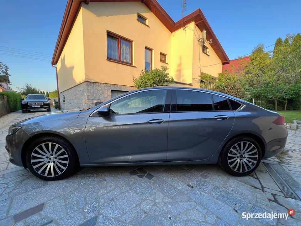 Sprzedam Opel INSIGNIA 2018 sprzedam