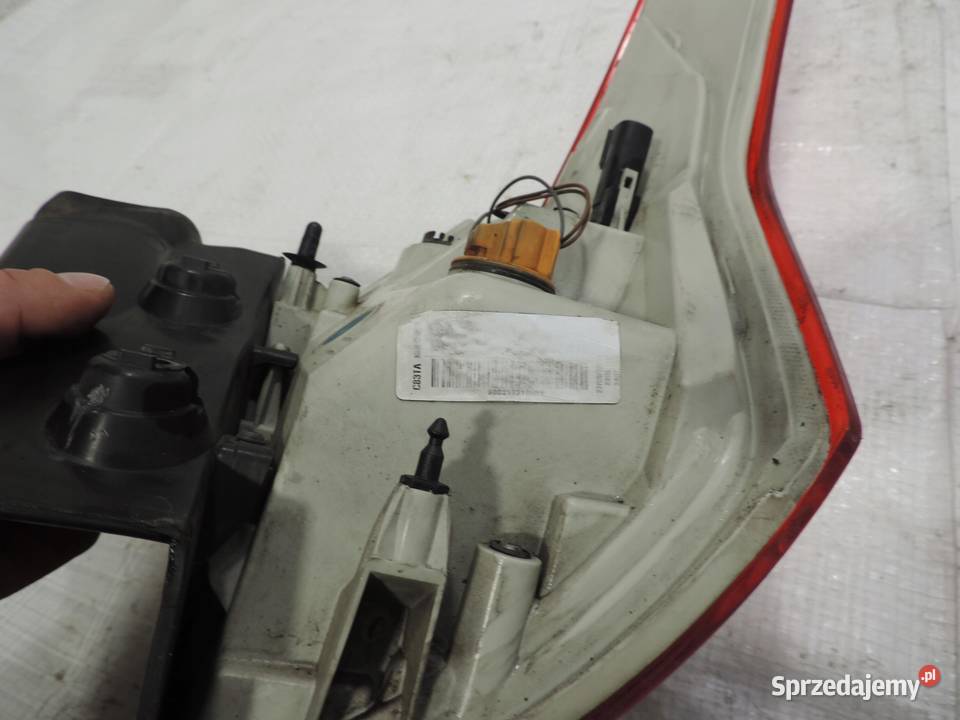 LAMPA TYLNA LEWA FORD KUGA MK2 osobowe Lampy przednie