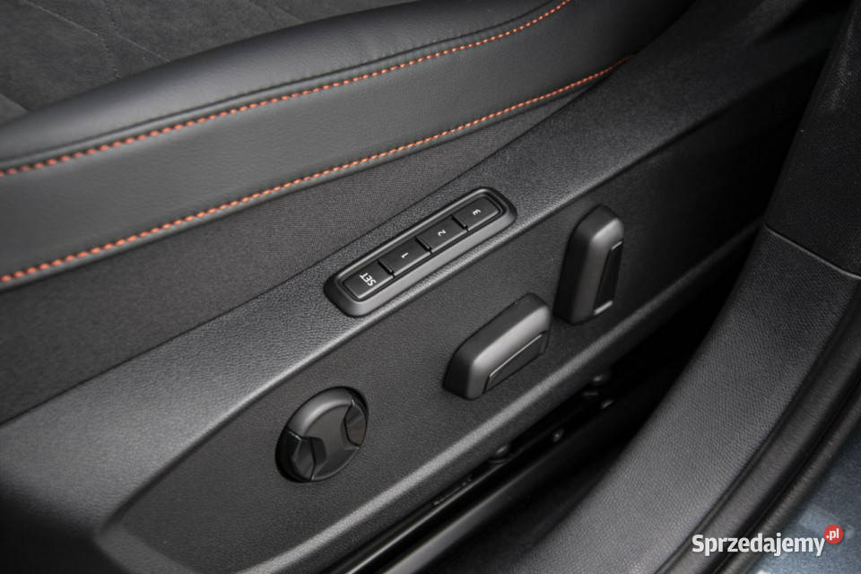 Seat Leon Sportsourer FR 15 eTSI 150 DSG DEMO IV relingi dachowe łódzkie Łódź