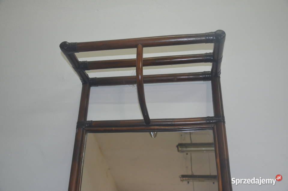 lustro z półkami z bukowego drewna Bydgoszcz