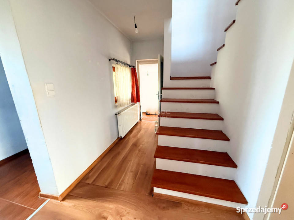 Dom spokojnej ulicy rzeką Hrubieszów