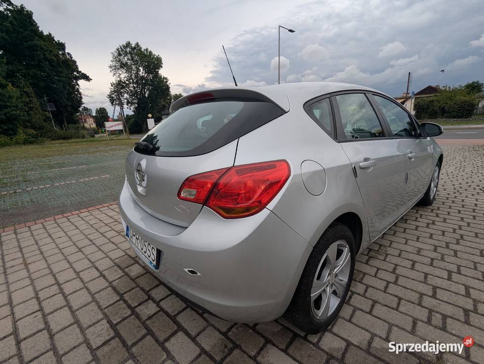 Opel Astra 16 ecotec stan niski przebieg opolskie Biała sprzedam