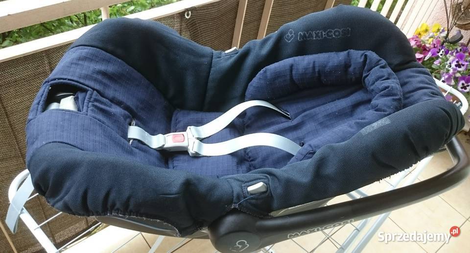 praktyczny fotelik dziecięcy nosidełko firmowy Maxi Cosi Olsztyn sprzedam