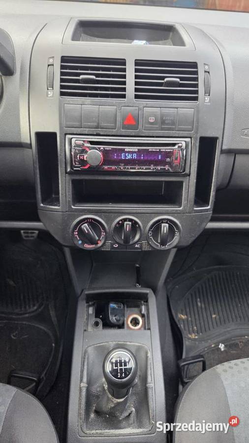 Volkswagen Polo 9n2 sedan welurowa tapicerka