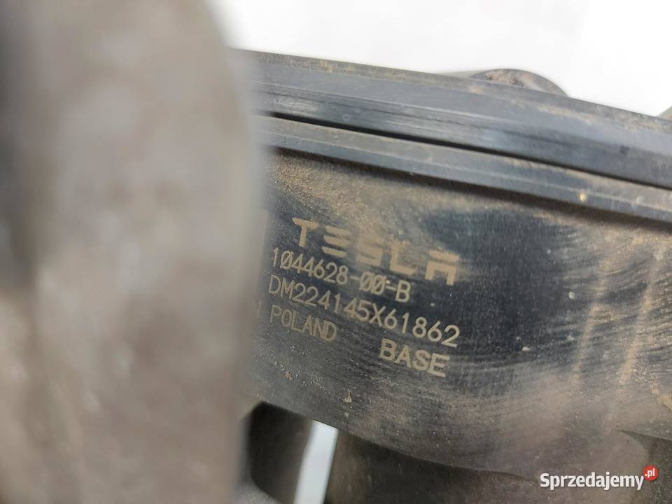 TESLA MODEL Y 2024r ZACISK HAMULCOWY PRAWY TYŁ Zaciski i jarzma