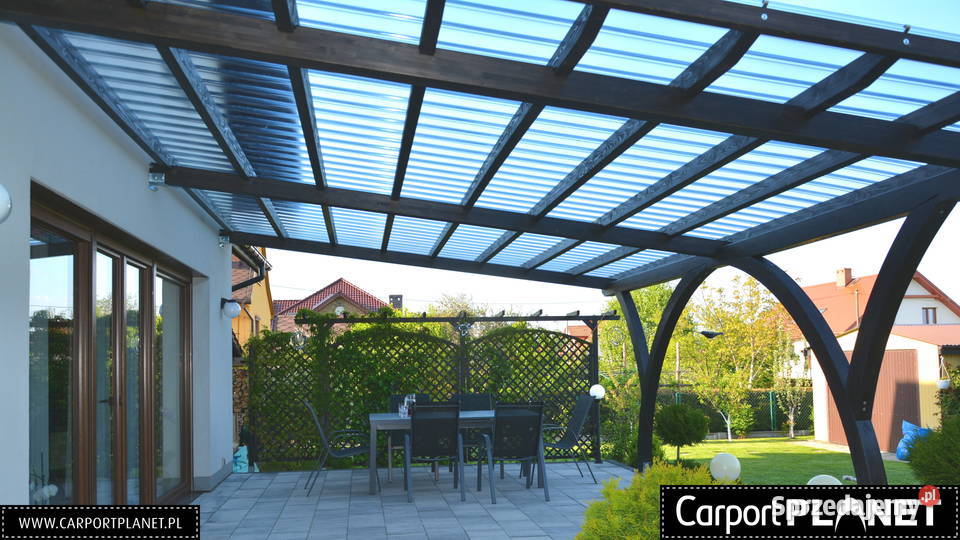 Zadaszenie tarasu z drewna z poliwęglanuprojekt Gdynia