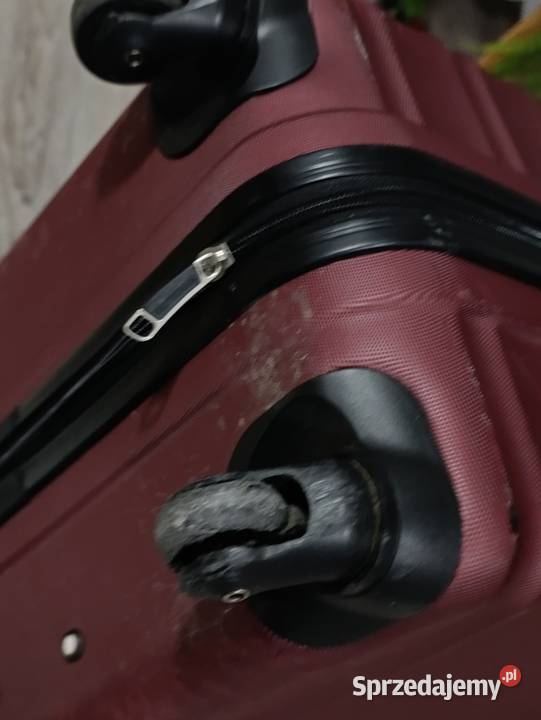 duża walizka Wittchen w kolorze bordowym sprzedam