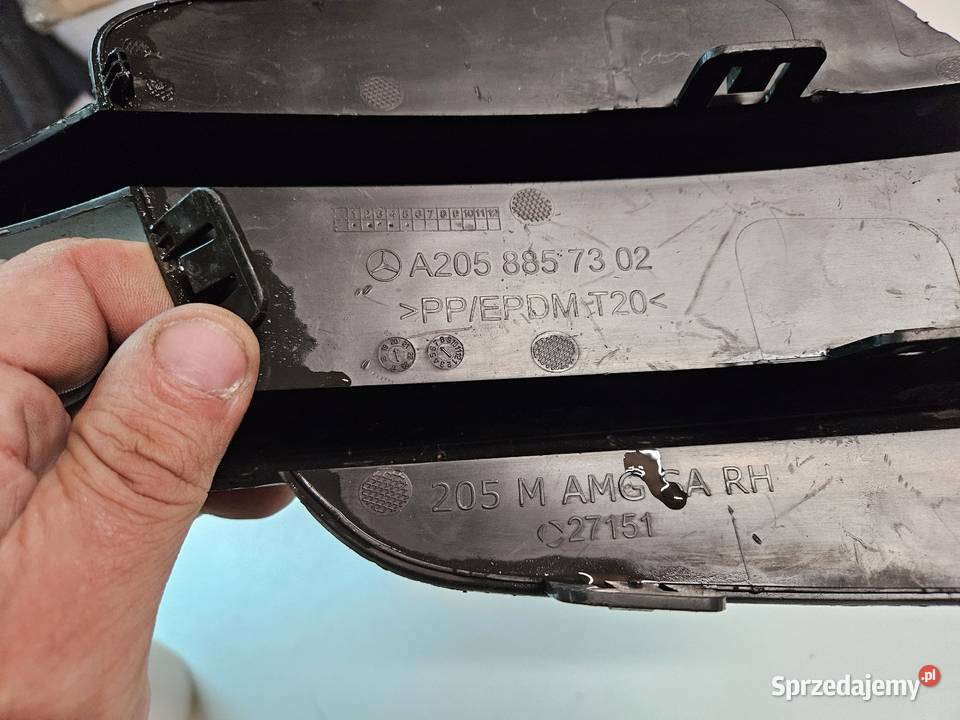 MERCEDES CKLASA W205 AMG KRATKA PRAWA ZDERZAKA Międzychód