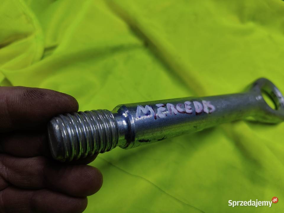 Ucho do holowania wkrętka Mercedes Aleksandrów Łódzki