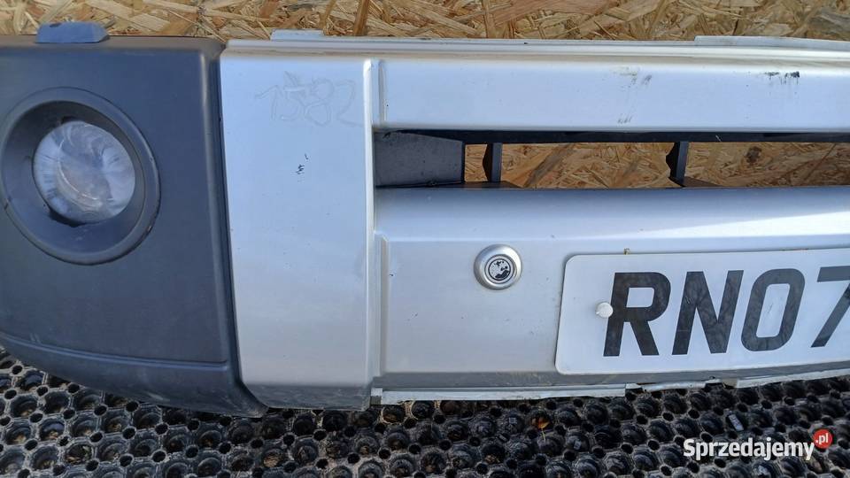 LAND ROVER DISCOVERY III L319 ZDERZAK PRZÓD osobowe Zbierkowo