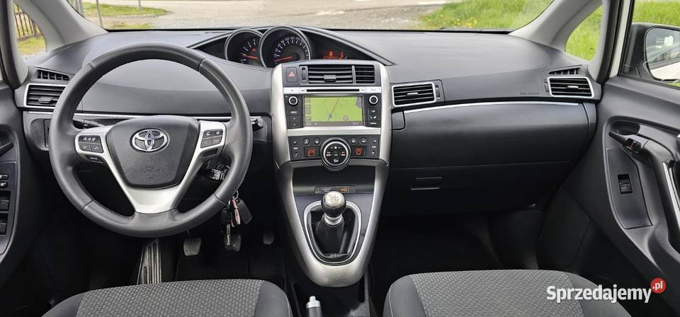 TOYOTA VERSO ŁADNA BOGATE WYPOSAŻENIE Latoszyn