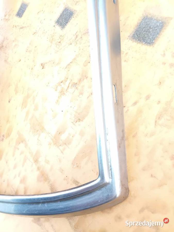 Atrapa grill Mercedes 123